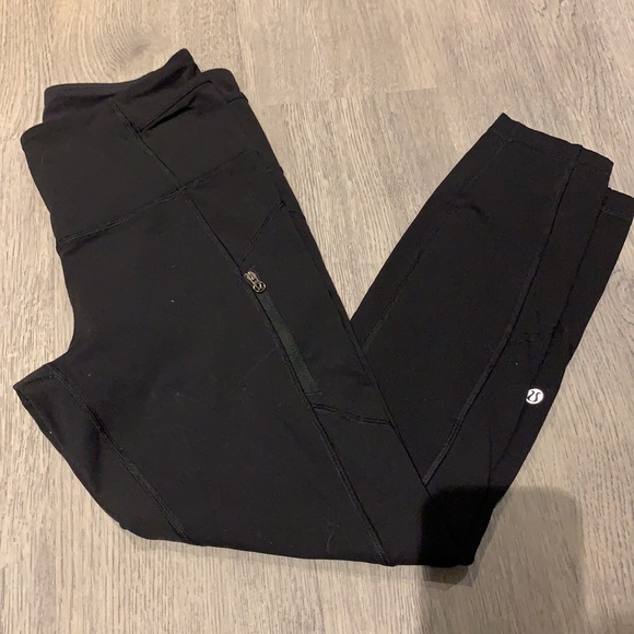 ❤️SOLD❤️ Lululemon Ice Queen Tight size 8 - Picture 4 of 4